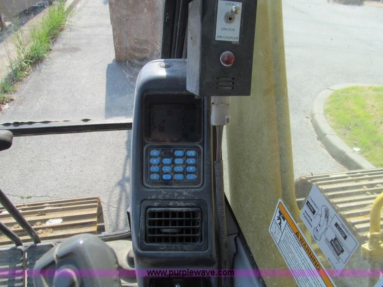 image for item F4528 2001 Komatsu PC200LC excavator