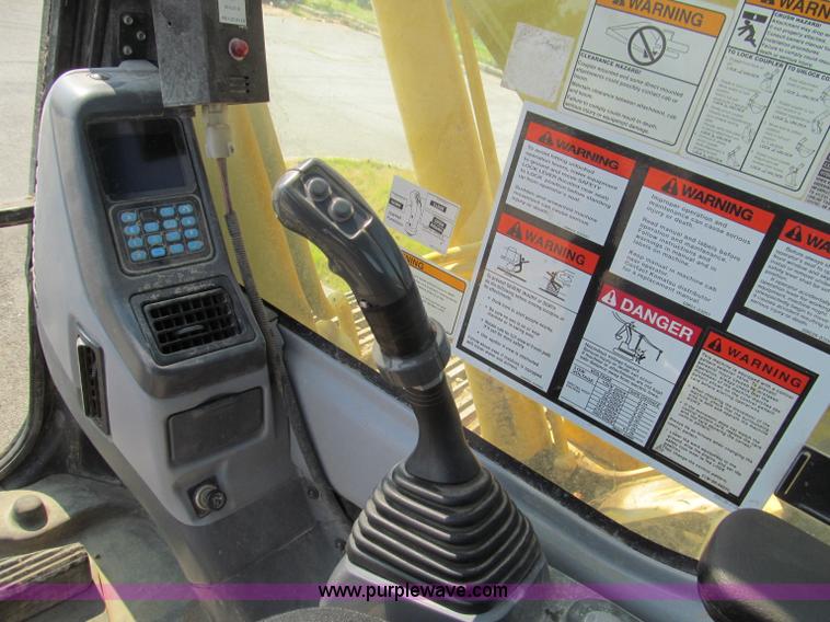 image for item F4528 2001 Komatsu PC200LC excavator