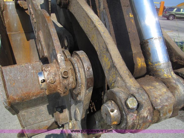 image for item F4528 2001 Komatsu PC200LC excavator