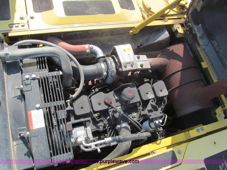image for item F4528 2001 Komatsu PC200LC excavator