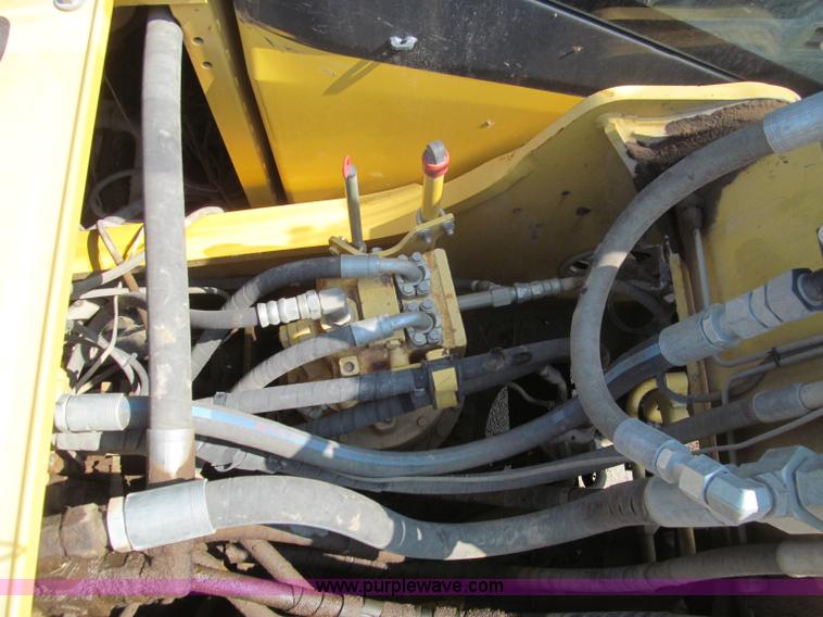 image for item F4528 2001 Komatsu PC200LC excavator