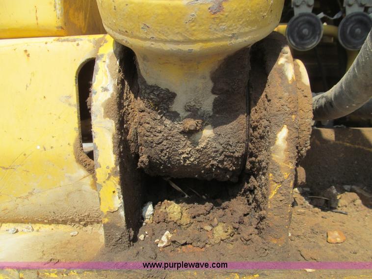 image for item F4528 2001 Komatsu PC200LC excavator