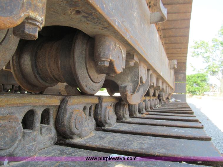 image for item F4528 2001 Komatsu PC200LC excavator