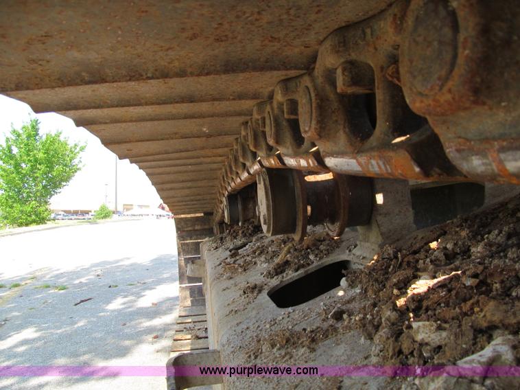 image for item F4528 2001 Komatsu PC200LC excavator