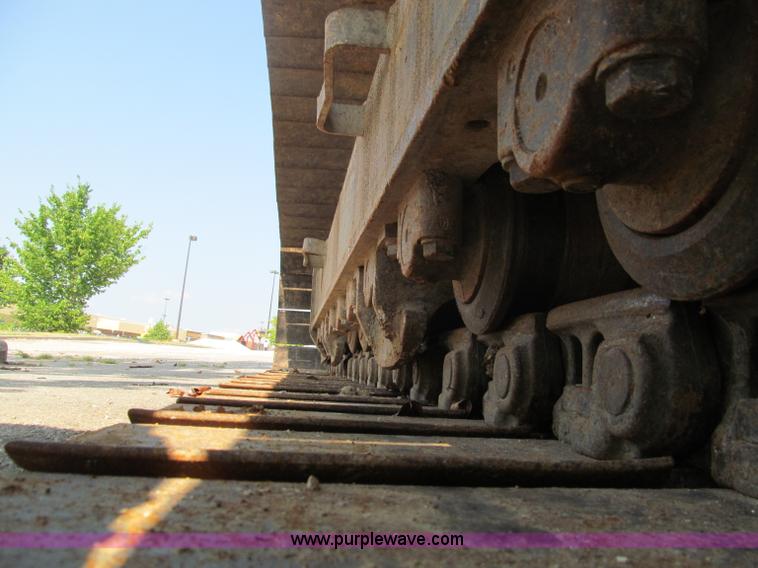 image for item F4528 2001 Komatsu PC200LC excavator