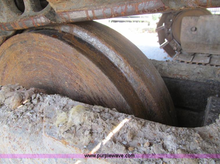 image for item F4528 2001 Komatsu PC200LC excavator