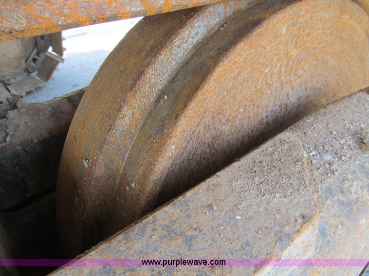 image for item F4528 2001 Komatsu PC200LC excavator