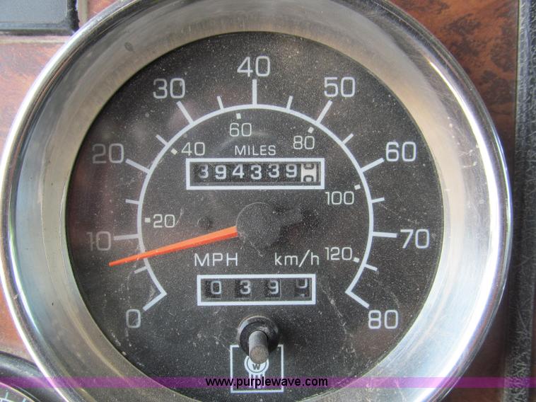 image for item F4529 2001 Kenworth W900 semi truck