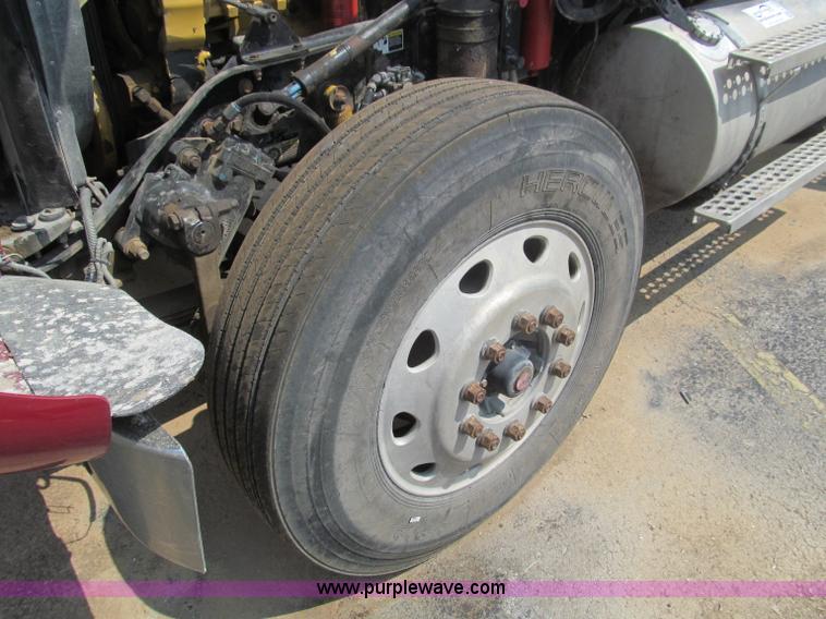 image for item F4529 2001 Kenworth W900 semi truck