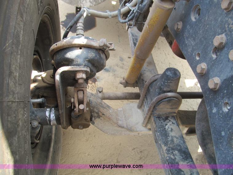 image for item F4529 2001 Kenworth W900 semi truck