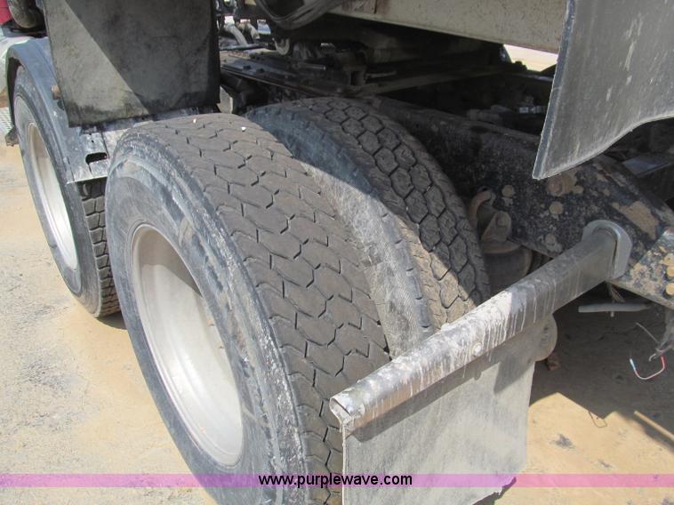 image for item F4529 2001 Kenworth W900 semi truck