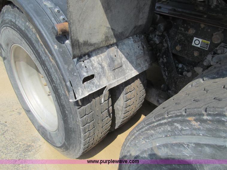 image for item F4529 2001 Kenworth W900 semi truck