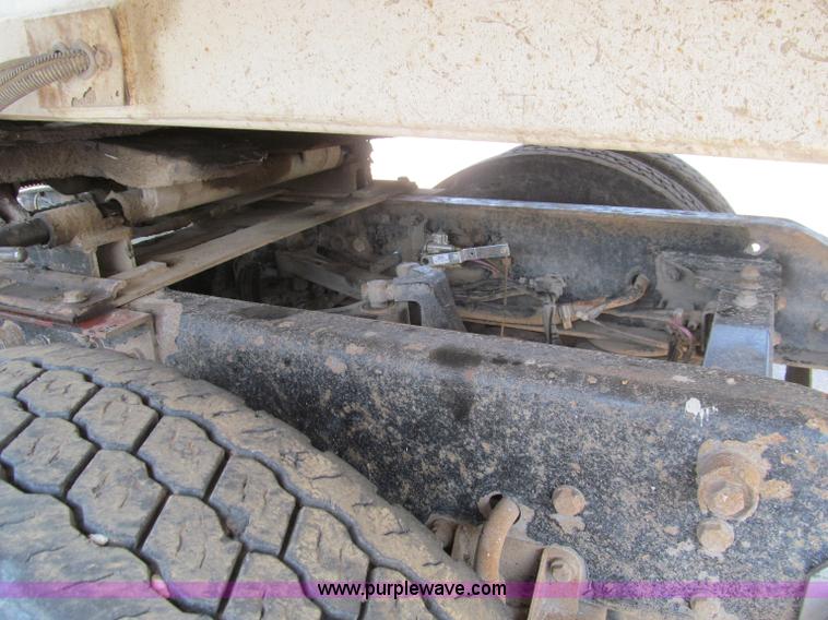 image for item F4529 2001 Kenworth W900 semi truck