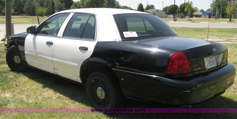 image for item A6469 2005 Ford Crown Victoria Police Interceptor