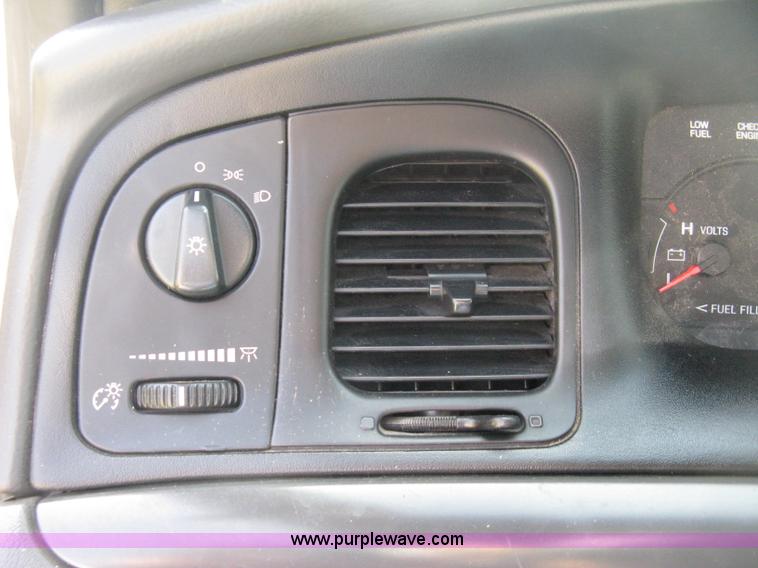 image for item A6469 2005 Ford Crown Victoria Police Interceptor