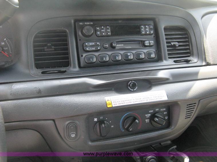 image for item A6469 2005 Ford Crown Victoria Police Interceptor