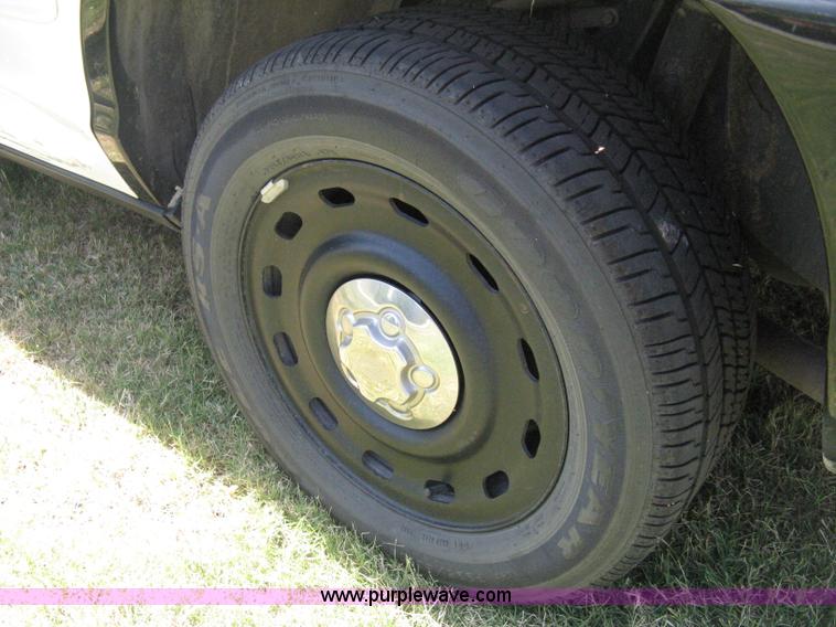 image for item A6469 2005 Ford Crown Victoria Police Interceptor