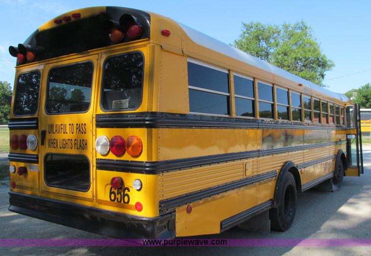 image for item A8362 2002 Thomas Saf-T-Liner school bus