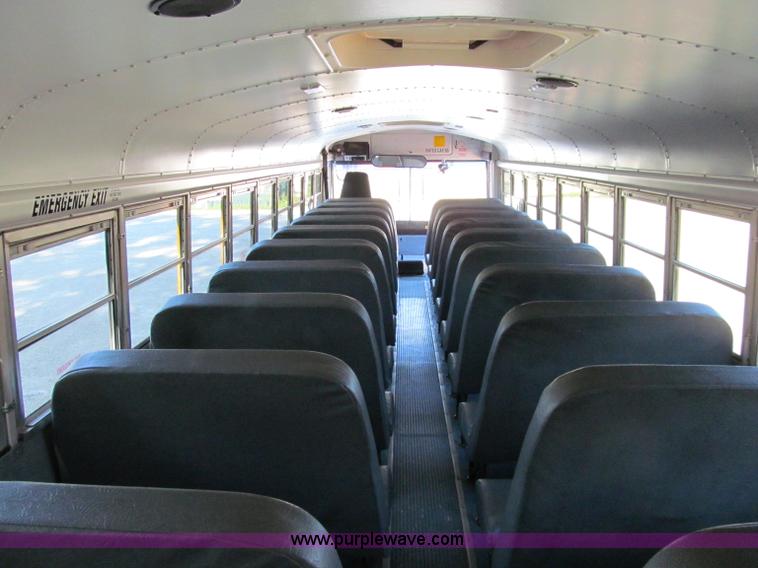 image for item A8362 2002 Thomas Saf-T-Liner school bus