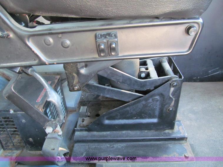 image for item A8362 2002 Thomas Saf-T-Liner school bus