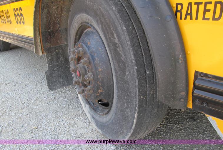 image for item A8362 2002 Thomas Saf-T-Liner school bus