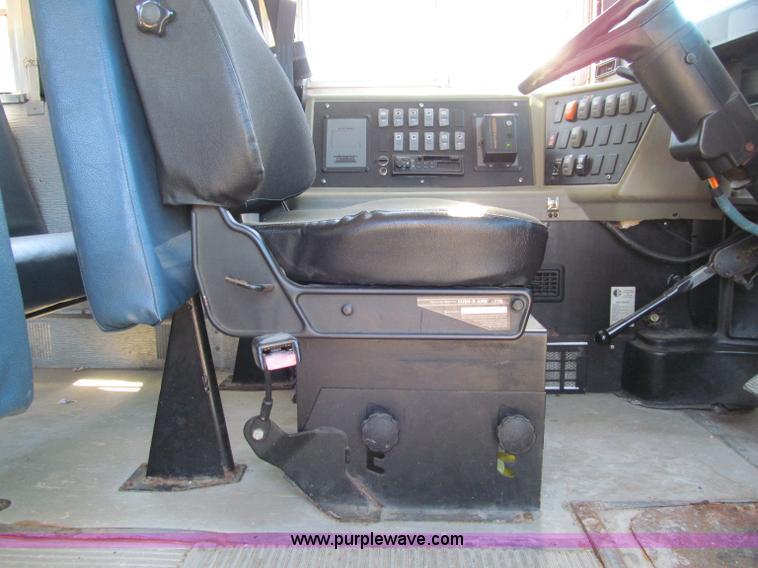 image for item A8363 2000 International Navistar 3800 school bus