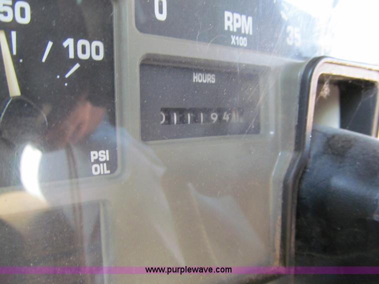 image for item A8363 2000 International Navistar 3800 school bus