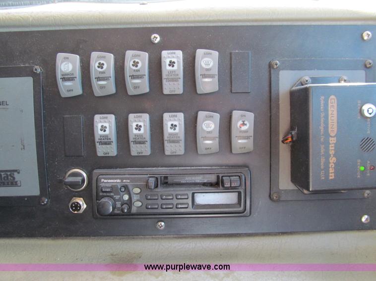 image for item A8363 2000 International Navistar 3800 school bus