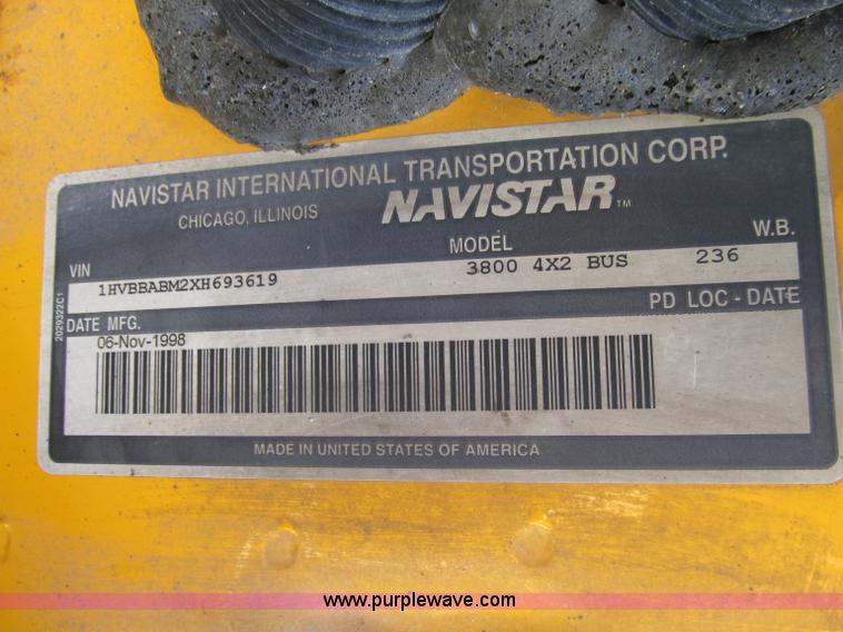 image for item A8363 2000 International Navistar 3800 school bus