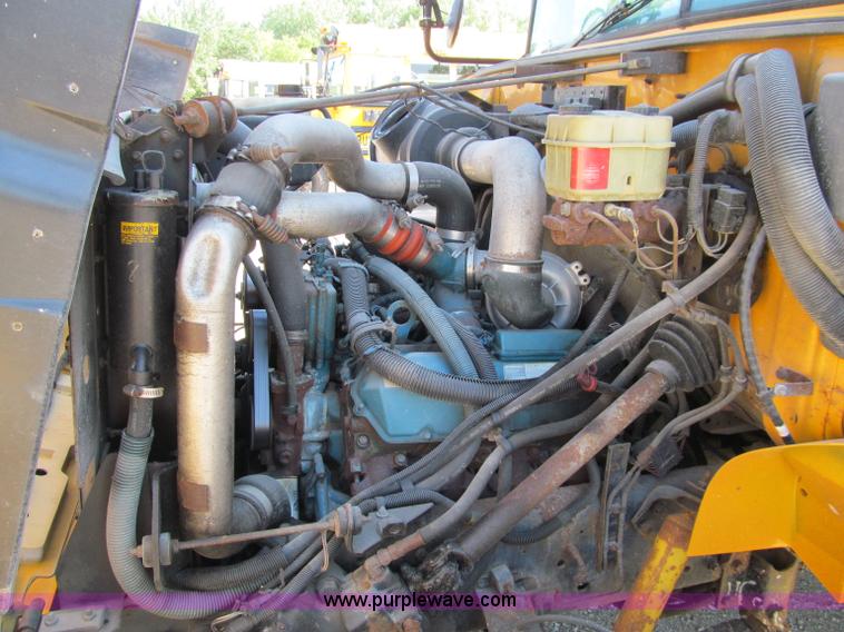 image for item A8363 2000 International Navistar 3800 school bus