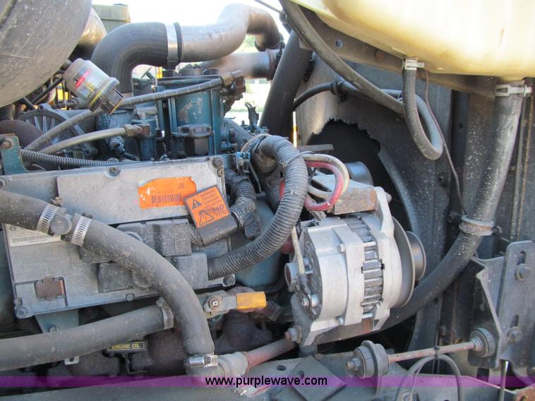 image for item A8363 2000 International Navistar 3800 school bus