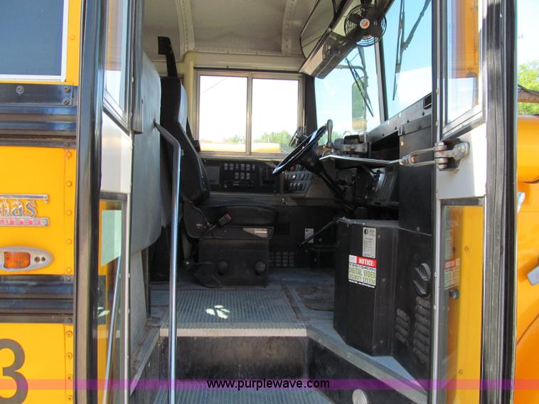 image for item A8364 2000 International Navistar 3800 school bus