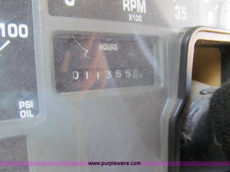 image for item A8364 2000 International Navistar 3800 school bus