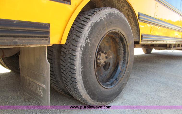 image for item A8364 2000 International Navistar 3800 school bus