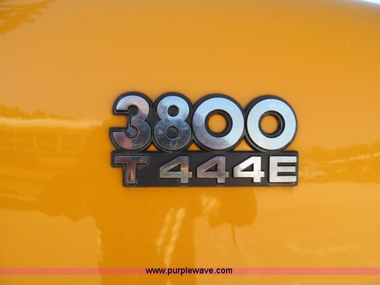 image for item A8364 2000 International Navistar 3800 school bus