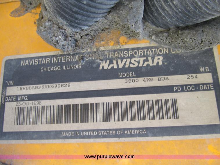 image for item A8364 2000 International Navistar 3800 school bus