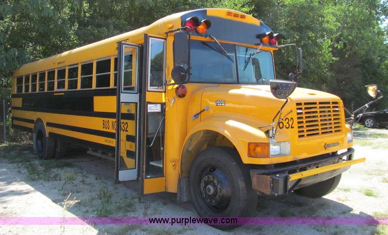 image for item A8365 2000 International Navistar 3800 school bus