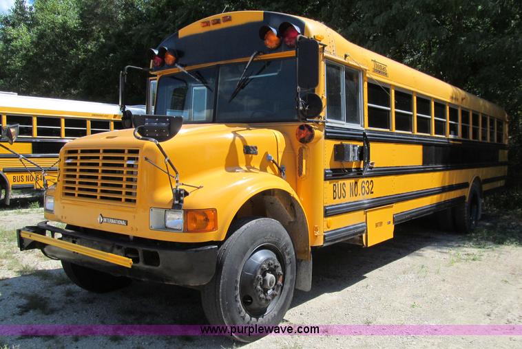 image for item A8365 2000 International Navistar 3800 school bus
