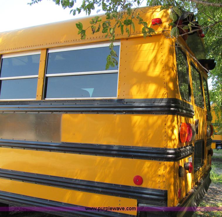 image for item A8365 2000 International Navistar 3800 school bus