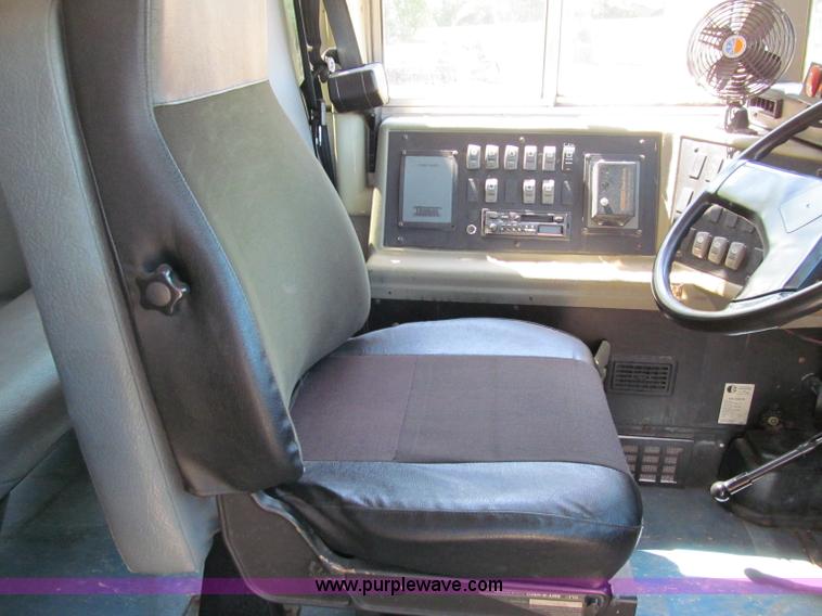 image for item A8365 2000 International Navistar 3800 school bus