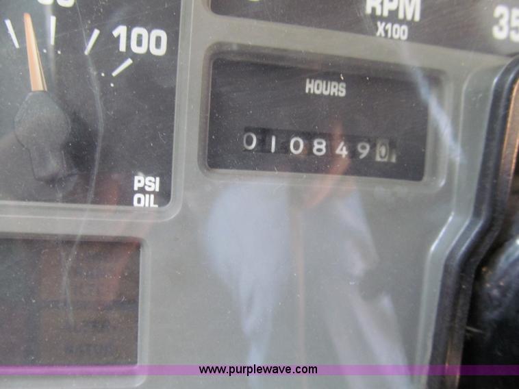 image for item A8365 2000 International Navistar 3800 school bus