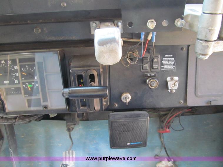 image for item A8365 2000 International Navistar 3800 school bus