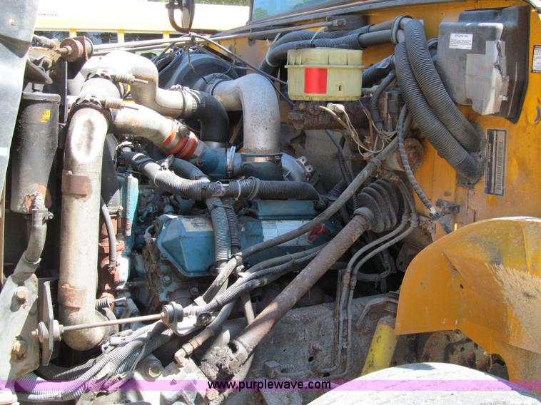 image for item A8365 2000 International Navistar 3800 school bus