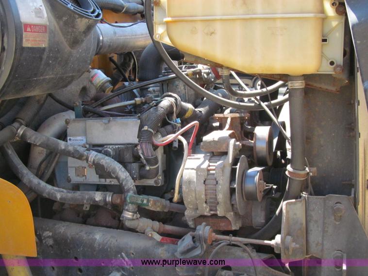 image for item A8365 2000 International Navistar 3800 school bus