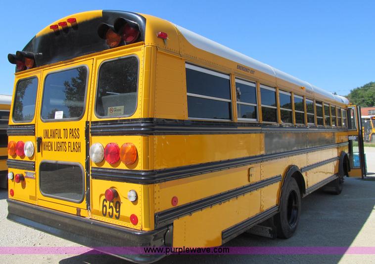image for item A8367 2003 Thomas Saf-T-Liner school bus