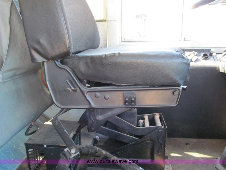 image for item A8367 2003 Thomas Saf-T-Liner school bus