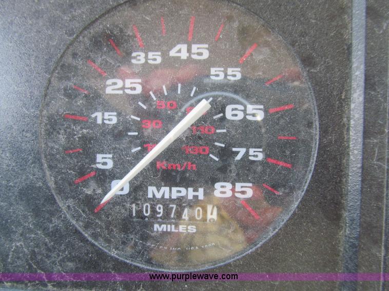 image for item A8367 2003 Thomas Saf-T-Liner school bus