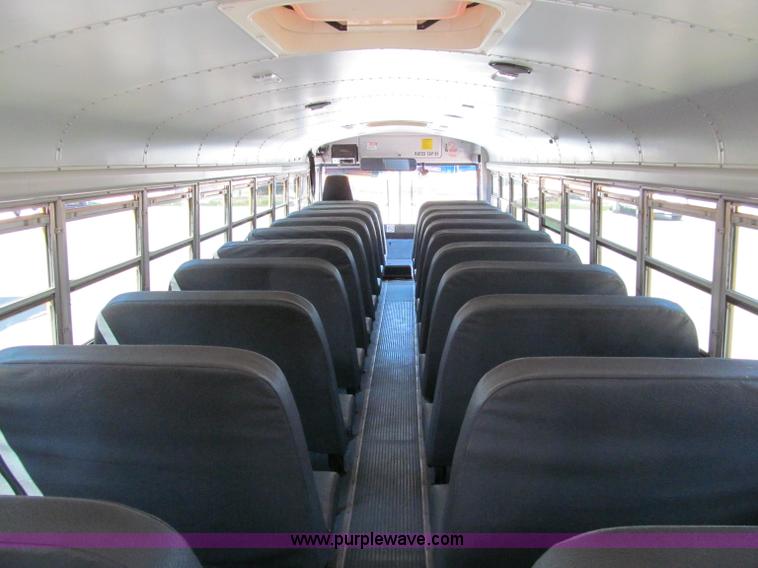 image for item A8367 2003 Thomas Saf-T-Liner school bus