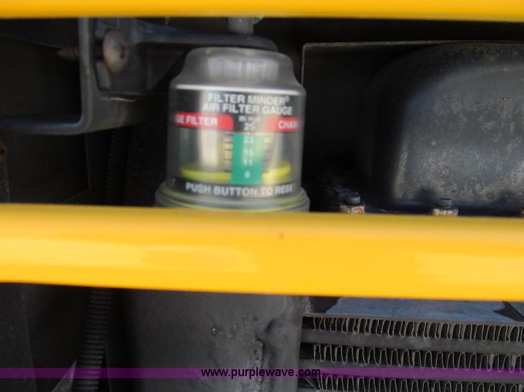 image for item A8367 2003 Thomas Saf-T-Liner school bus