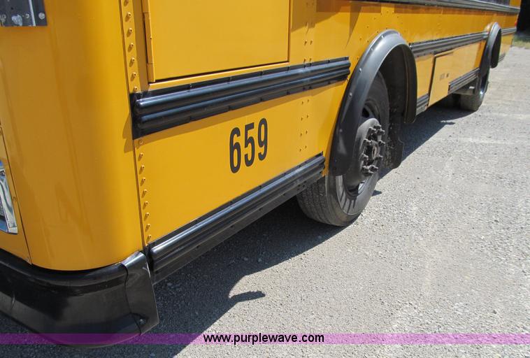 image for item A8367 2003 Thomas Saf-T-Liner school bus